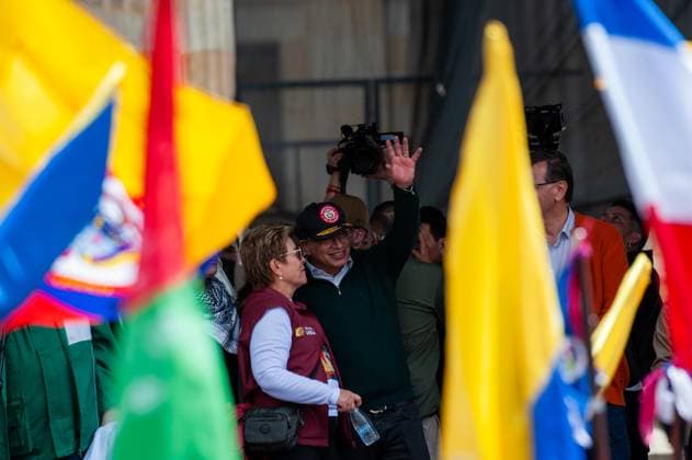 May 1, 2024, Bogota, Cundinamarca, Colombia: Supporters of colombian president Gustavo Petro demonstrate in support of his reform bills on retirment, labor, prisions and health on May 1, 2024, in Bogota, Colombia. Bogota Colombia - ZUMAvp1_ 20240501_zia_vp1_030 Copyright: xSebastianxBarrosx