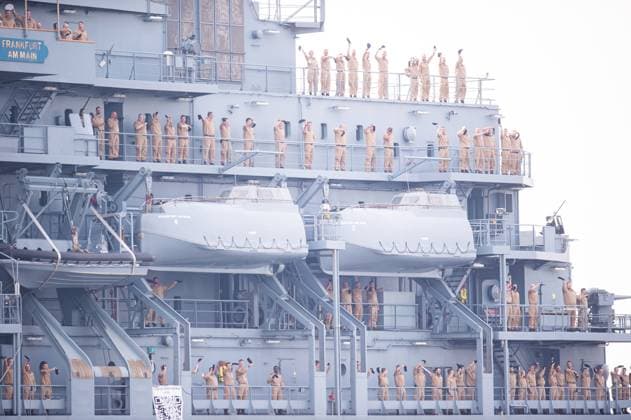 07 05 2024 Boris Pistorius SPD at the naval base in Wilhelmshaven The Federal Minister of Defense bids farewell to the crew of the task force supply ship EGV FGS Frankfurt am Main, Fleet A1412 at the naval base in Wilhelmshaven They
