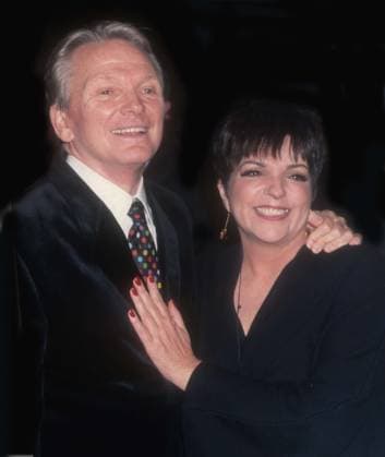 Bob Mackie Liza Minnelli Undated Bob Mackie Liza Minnelli Undated Photo By John Barrett PHOTOlink. NEW YORK CITY USA EDITORIAL USE ONLY Copyright: xx x phlphotos392900