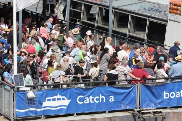 May 9, 2023, London, United Kingdom: Members of the public queue at Westminster pier for a cruise on River Thames during a mini heatwave in London. Warm weather conditions are forecasted over the next few days with the temperature reaching 25C in many parts of the UK. London United Kingdom - ZUMAs197 20230509_aab_s197_005 Copyright: xStevexTaylorx