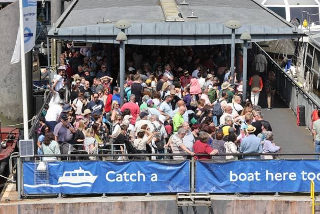 May 9, 2023, London, United Kingdom: Members of the public queue at Westminster pier for a cruise on River Thames during a mini heatwave in London. Warm weather conditions are forecasted over the next few days with the temperature reaching 25C in many parts of the UK. London United Kingdom - ZUMAs197 20230509_aab_s197_006 Copyright: xStevexTaylorx