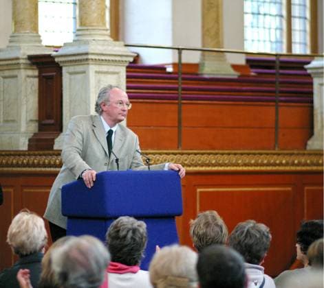 Philip Pullman at a Sunday Times Oxford Literary Festival lecture in the Sheldonian Theatre, Oxford. Copyright: xFAMOUS. x 04406194