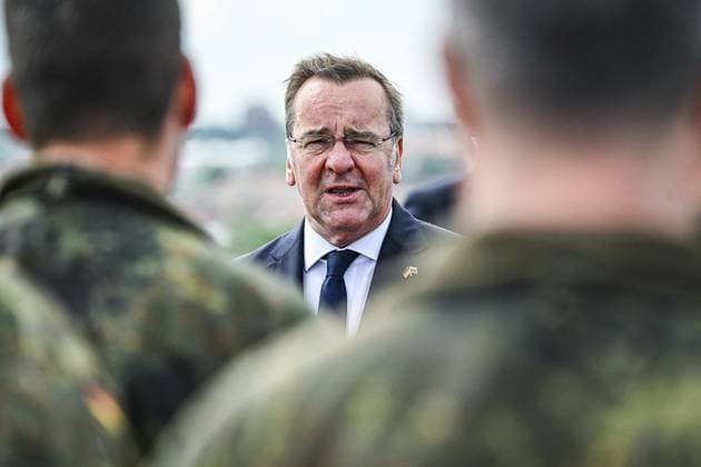 Boris Pistorius SPD , Federal Minister of Defense visits Lithuania FOR EDITORIAL PURPOSES ONLY EDITORIAL USE ONLY p Boris Pistorius SPD , Federal Minister of Defense visits Lithuania and the soldiers of the advance command of the newly established and permanently stationed Panzerbrigade 45, photographed on 22 05 2024 in Vilnius Germ Copyright: MaurizioxGambarini doc7vjb36to3xiuu1zdge ,EDITORIAL USE ONLY Copyright: MaurizioxGambarini