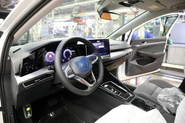 Wolfsburg Lower Saxony Wolfsburg, 23 05 2024, Volkswagen plant Wolfsburg, VW Golf and VW Tiguan production, production line VW Golf 8 GTI, interior
