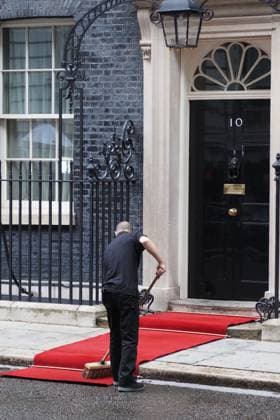French President Emmanuel Macron visits UK PM Boris Johnson 10 Downing Street, London, UK - 18 June 2020. French President Emmanuel Macron in London to mark the 80th anniversary of Charles de Gaulle™s radio appeal to his countrymen to resist Nazi occupation, and to discuss Brexit with British Prime Minister Boris Johnson. London, England, UK on June 18, 2020. CAP JOR JOR London Greater London Great Britain Copyright: xNilsxJorgensen CapitalxPicturesx