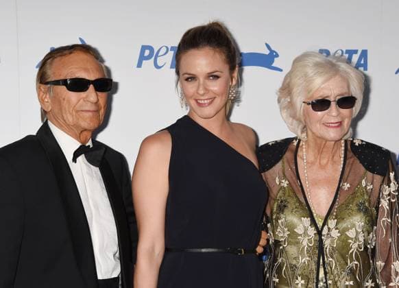 Alicia Silverstone, Monty Silverstone and Didi Silverstone seen at 35th Anniversary Party at Hollywood Palladium in Hollywood 143175, Actress Alicia Silverstone (C), and parents Monty Silverstone; and 3Didi Silverstone arrive at PETA s 35th Anniversary Party at Hollywood Palladium in Hollywood. Los Angeles, California - Wednesday September 30, 2015.,  Copyright: xJoexSutter,xPacificCoastNewsx xAvalonx 0531939547