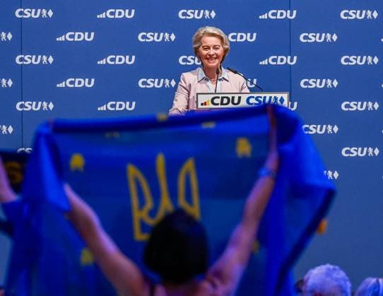 Munich GER, Election campaign rally of CDU and CSU for the European elections 2024, Loewenbraeukeller Munich, 07 06 2024 Dr Ursula von der Leyen EPP top candidate and President of the European Commission calls for the liberation of Ukraine, in the foreground a participant with a flag GER, Election campaign rally of CDU and CSU for the Copyright: xEibner-Pressefoto HeikexFeinerx EP_HFR
