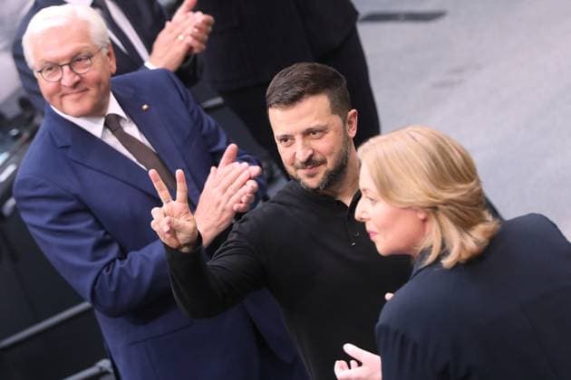 Berlin, Germany, 11 06 2024 German Bundestag Special session of the German Bundestag L R Frank Walter Steinmeier, Ukrainian President Volodymyr Selenskyj after his speech, Bärbel Bas Copyright: xdtsxNachrichtenagenturx dts_39554