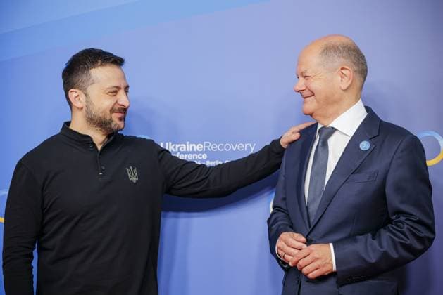 Ukraine Recovery Conference URC in Berlin Olaf Scholz SPD , Federal Chancellor, and Volodymyr Selenskyj, President of Ukraine öÄÃ Photo taken as Official PhotographeröÄÃ Berlin Germany Copyright: xThomasxTrutschelxAAxphotothek.dex