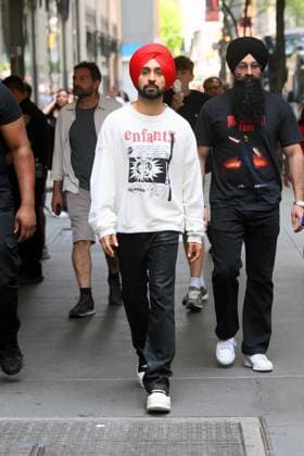 Indian Superstar Diljit Dosanjh spotted leaving NBC Studios after rehearsals for The Tonight Show Starring Jimmy Fallon Featuring: Diljit Dosanjh Where: New York, United States When: 17 Jun 2024 Credit: Elder Ordonez INSTARimages EDITORIAL USE ONLY. NOT FOR USE BY NEWSPAPERS BASED IN THE UK. Copyright: xx instar53857999