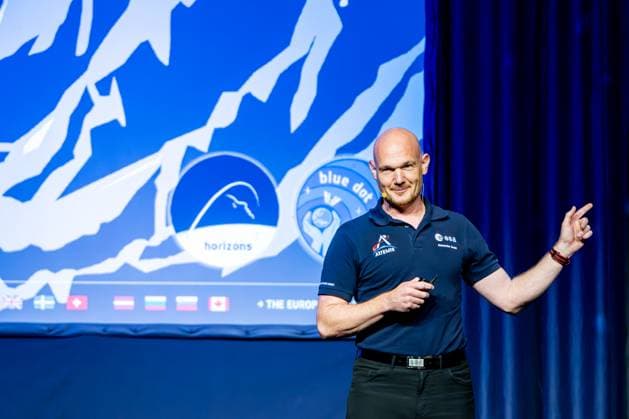 Dr Alexander Gerst gives inspiring lecture on space travel 24 06 24, Limburg Dr Alexander Gerst gives inspiring lecture on space travel Dr Alexander Gerst, also known as Astro Alex , gives a captivating lecture on stage The German astronaut shares his experiences and insights from space travel with an enthusiastic audience Limburg Hessen Germany