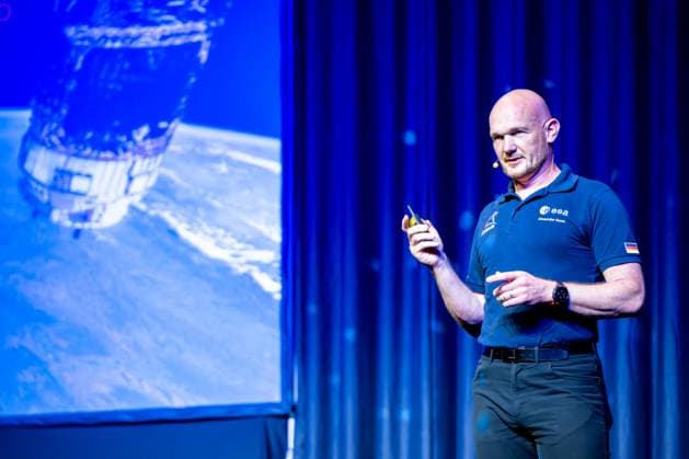 Dr Alexander Gerst gives inspiring lecture on space travel 24 06 24, Limburg Dr Alexander Gerst gives inspiring lecture on space travel Dr Alexander Gerst, also known as Astro Alex , gives a captivating lecture on stage The German astronaut shares his experiences and insights from space travel with an enthusiastic audience Limburg Hessen Germany