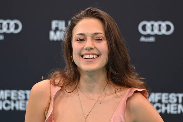 Katharina Scheuba actress, single picture, cropped single motif, portrait, portrait, portrait red carpet, red carpet, opening 41 Filmfest Munich on 29 06 2024 Gasteig HP8