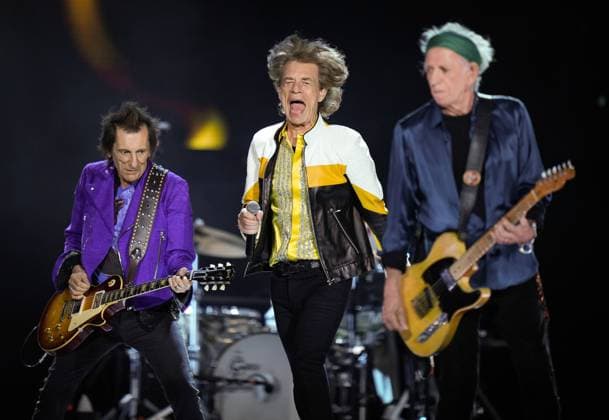 Bilder des Jahres 2024, Entertainment 07 Juli Entertainment Themen der Woche KW27 Entertainment Bilder des Tages July 5, 2024, Vancouver, Bc, CANADA: Mick Jagger, centre, Ronnie Wood, left, and Keith Richards, right, of The Rolling Stones, perform in Vancouver, on Friday, July 5, 2024. Vancouver CANADA - ZUMAc35_ 20240705_zaf_c35_161 Copyright: xDarrylxDyckx