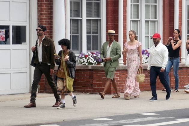 EXCLUSIVE **EXCLUSIVE ALL ROUNDER**Jennifer Lopez spotted shopping with her child Emme and friends, including and her manager Benny in Sag Harbor, Hamptons. New York Featuring: Emme Muniz, Jennifer Lopez, Benny Medina Where: Sag Harbor, The Hamptons, United States When: 06 Jul 2024 Credit: Matt Agudo INSTARimages **EXCLUSIVE ALL ROUNDER** EDITORIAL USE ONLY. NOT FOR USE BY NEWSPAPERS BASED IN THE UK. Copyright: xx instar53932677
