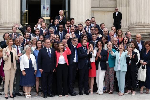Bilder des Jahres 2024, News 07 Juli News Themen der Woche KW28 News Bilder des Tages Welcoming day for the delegates of the 17th parliamentary term at the Assemblà e Nationale in Paris The newly elected French Socialist delegates from left to right Claudia Rouaux, Ocà ane Godard, Valà rie Rossi, Francois Hollande, Fatiha Keloua Hachi, first secretary of the French Socialist Party PS Olivier Faure, Boris Vallaud and Ayda Hadizadeh at the welcome ceremony for the new members of the 17th parliamentary term at the Assemblà e Nationale in Paris, France, July 9, 2024 Stà phane Lemouton Bestimage French socialist newly elected Members of Parliament LtoR Claudia Rouaux, Oceane Godard, Valerie Rossi, Francois Hollande, Fatiha Keloua Hachi, first Secretary of the French left wing Socialist Party PS Olivier Faure, Boris Vallaud and A Copyright: xStephanexLemoutonx xBestimagexStephanexLemoutonx xBestimagex
