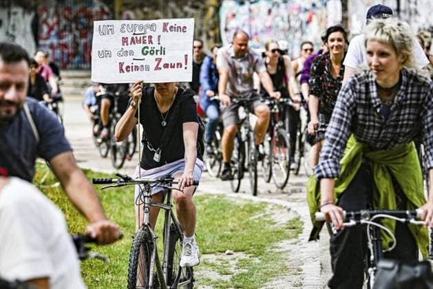Bicycle demo against closure of Görlitzer Park FOR EDITORIAL PURPOSES ONLY p Bicycle demo against closure of Görlitzer Park , photographed on 13 07 2024 in Berlin Germany Berlin Berlin Copyright MaurizioxGambarini Copyright: MaurizioxGambarini doc7wa4mu3itw01e4rtmmtk ,EDITORIAL USE ONLY Copyright: MaurizioxGambarini