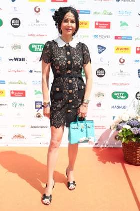 07 07 2024, Hamburg, equestrian sport, celebrities around the 155 German Derby Rafaella Nussbaum wife of Jack White Hamburg Germany