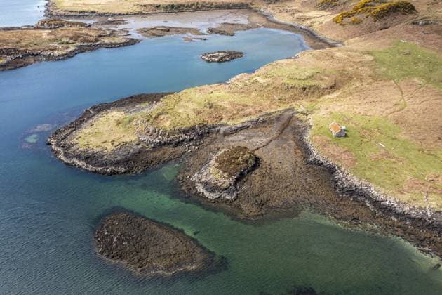 Bothy hat, Coastline of Iceland Ulva, WEST of Isle of Gauze, Aerial view, Scotland, UK Copyright: imageBROKER AndreasxWerth iblawe10948311.jpg
