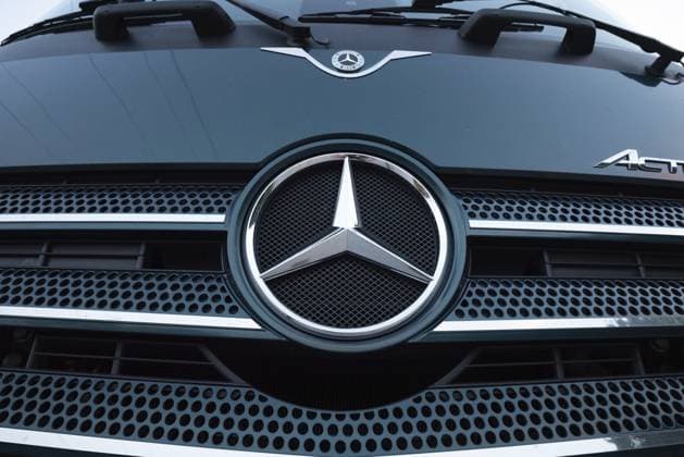 Daimler Mercedes Benz Logo ON to Actros Lorry Copyright: imageBROKER AndreasxMallinckrodt ibldvm11009068.jpg