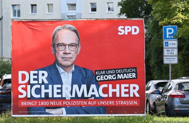 Election posters 28 07 2024, Soemmerda, Election poster for the state election on 01 09 2024 in Thuringia in the picture Large poster of the SPD Clear and clear Georg Maier Der Sichermacher bringt 1800 Polizisten auf unsere Straßen