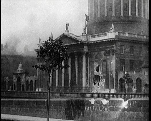RECORD DATE NOT STATED Artillery Damage to the Four Courts in Dublin, 1922. From Time to Remember - Sitting Still And Going Slowly, 1922 (Reel 4); a review of events in 1922 including Irish Troubles, war between Greece and Turkey and developments in aviation and radio. Copyright:xBritishxPathexLtd HeritagexImagesxBritishxPathexLtdx IMAGO, ! ACHTUNG: AUFNAHMEDATUM GESCHÄTZT!  Copyright:BritishxPathexLtd HeritagexImagesxBritishxPathexLtdx IMAGO