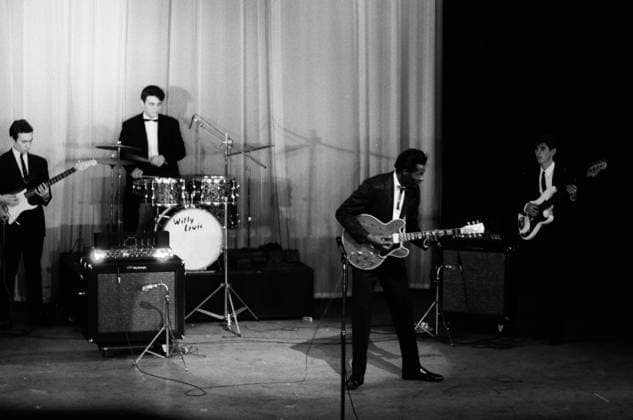 Chuck Berry, 1965 American singer and guitar player Chuck Berry during a concert at the Olympia Hall in Paris in 1965. Photo AndrÃ© Crudo Copyright: xAndrÃ©xCrudo Photo12x ACD23A00291 !ACHTUNG AUFNAHMEDATUM GESCHÃ„TZT!