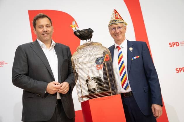 SPD party chairman Lars Klingbeil during a press and photo session in the Willy Brandt House together with Wolfgang Hyrenbach with jesters cap, chairman of the Aachen Carnival Association AKV Press event with Lars Klingbeil on the upcoming award of the carnival order Orden wider den tierischen Ernst to the SPD party chairman, Berlin Berlin Germany Willy