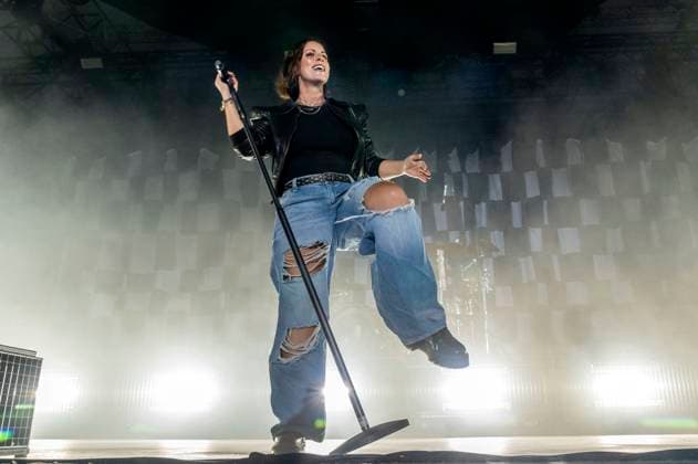 Stefanie Kloß from Silbermond live at a concert of the Auf auf Sommer 2024 Tour at the Gilde Parkbühne Hannover, 10 08 2024 Foto:xC.xSpeidelx xFuturexImagex silbermond_4808