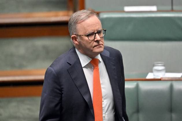 QUESTION TIME, Prime Minister Anthony Albanese arrives for Question Time in the House of Representatives at Parliament House in Canberra, Tuesday, August 13, 2024. ( NO ARCHIVING, EDITORIAL USE ONLY, NO USE IN BOOKS WITHOUT CONSENT CANBERRA AUSTRALIAN CAPITAL TERRITORY AUSTRALIA PARLIAMENT HOUSE  Copyright: xMICKxTSIKASx 20240813124785273547