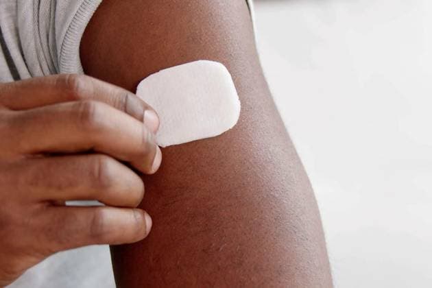 Quit Smoking Control: Nicotine Patch, Quit Smoking Control: Nicotine Patch for Tobacco Addiction, Quit Smoking Control: Nicotine Patch for Tobacco Addiction model released, Symbolfoto , 04.05.2024, Copyright: xAndreyPopovx Panthermedia37204369.jpg