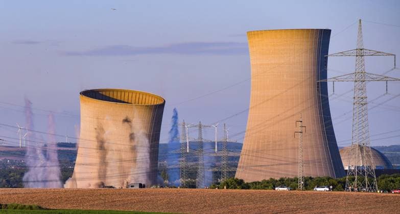 16 08 2024, xblx, AKW Grafenrheinfeld, blasting of the cooling towers, emwirt, on 16 08 2024 the two cooling towers of the nuclear power plant in Grafenrheinfeld were blown up Grafenrheinfeld