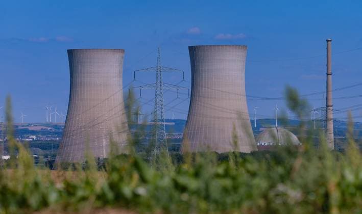 16 08 2024, xblx, AKW Grafenrheinfeld, blasting of the cooling towers, emwirt, on 16 08 2024 the two cooling towers of the nuclear power plant in Grafenrheinfeld were blown up The photo shows the plant in the hours before the blasting Grafenrheinfeld