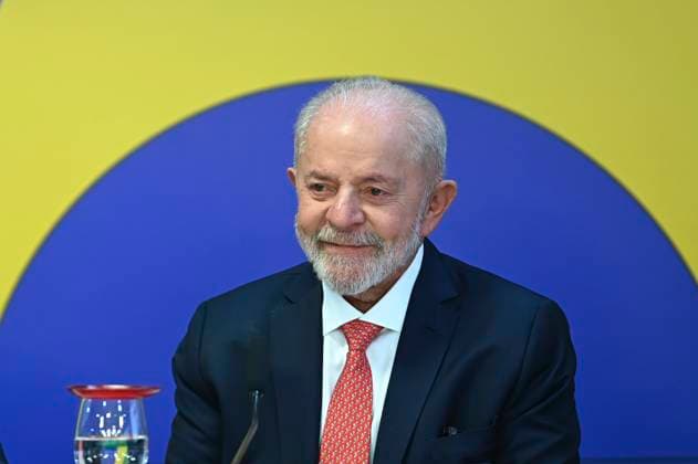 Brazilian President Luiz Inacio Lula Da Silva Congratulates The Best Schools In Brazil. The President of Brazil Luiz Inacio Lula da Silva and the Minister of Education Camilo Santana take part in the ceremony to recognize the IDEB Grade 10 schools at the Planalto Palace in Brasilia, Brazil, on September 4, 2024. Brasilia DIstrito Federal Brazil  Copyright: xTonxMolinax originalFilename: molinaneto-brazilia240904_npEuX