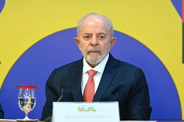 Brazilian President Luiz Inacio Lula Da Silva Congratulates The Best Schools In Brazil. The President of Brazil Luiz Inacio Lula da Silva and the Minister of Education Camilo Santana take part in the ceremony to recognize the IDEB Grade 10 schools at the Planalto Palace in Brasilia, Brazil, on September 4, 2024. Brasilia DIstrito Federal Brazil  Copyright: xTonxMolinax originalFilename: molinaneto-brazilia240904_npcXb