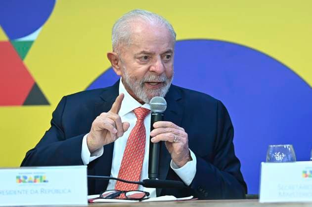 Brazilian President Luiz Inacio Lula Da Silva Congratulates The Best Schools In Brazil. The President of Brazil Luiz Inacio Lula da Silva and the Minister of Education Camilo Santana take part in the ceremony to recognize the IDEB Grade 10 schools at the Planalto Palace in Brasilia, Brazil, on September 4, 2024. Brasilia DIstrito Federal Brazil  Copyright: xTonxMolinax originalFilename: molinaneto-brazilia240904_npiWg