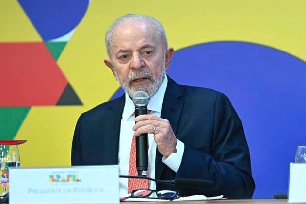 Brazilian President Luiz Inacio Lula Da Silva Congratulates The Best Schools In Brazil. The President of Brazil Luiz Inacio Lula da Silva and the Minister of Education Camilo Santana take part in the ceremony to recognize the IDEB Grade 10 schools at the Planalto Palace in Brasilia, Brazil, on September 4, 2024. Brasilia DIstrito Federal Brazil  Copyright: xTonxMolinax originalFilename: molinaneto-brazilia240904_nptli