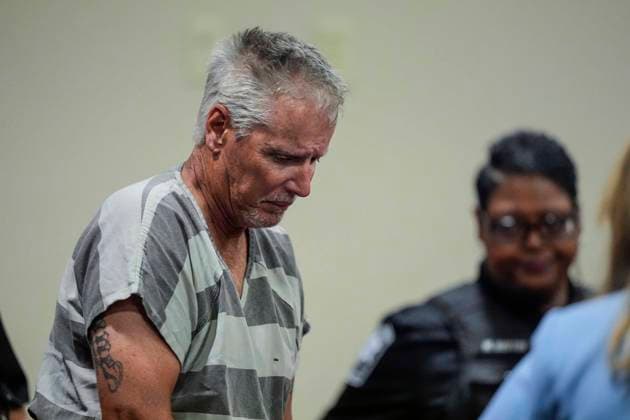 September 6, 2024, Winder, Georgia, USA: Colin Gray, 54, the father of Apalachee High School shooting suspect Colt Gray, 14, enters the Barrow County courthouse for his first appearance. Colin Gray is being charged with involuntary manslaughter, second-degree murder and cruelty to children after his son opened fire and killed 4 at the high school on Wednesday. ( ZUMA Press Wire) Winder USA  - ZUMAl Sh 20240906_new_m67_031 Copyright: xBrynnxAnderson Poolx