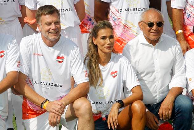 Thomas Helmer, Yasmina Filali and Felix Magath at the Kicken mit Herz charity football match for the benefit of the childrens heart ward at Eppendorf University Hospital on 8 September 2024 in Hamburg Kicken mit Herz 2024 charity event in Hamburg