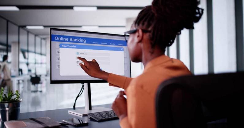 Online Bank Ecommerce Money Transfer 2 Factor Authentication, Online Bank Ecommerce Money Transfer 2 Factor Authentication, Online Bank Ecommerce Money Transfer 2 Factor Authentication model released, Symbolfoto property released , 01.09.2024, Copyright: xAndreyPopovx Panthermedia37808597.jpg
