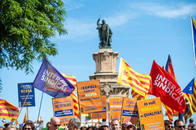 Bilder des Jahres 2024, News 09 September News Themen der Woche KW37 News Bilder des Tages ACN demonstration in Tarragona on the first Diada without a pro-independence government in 12 years Dozens of people during the ACN demonstration for the Diada, September 11, 2024, in Tarragona, Catalunya Espana Assemblea Nacional Catalana ANC , Òmnium Cultural, Associació de Municipis per la Independència AMI , Consell de la República, The Intersindical, CIEMEN and CDR, the organizing entities of the demonstrations of the Diada de Catalunya, have urged the massive mobilization in the first September 11 without a pro-independence president at the head of the Generalitat for 12 years 11 SEPTEMBER 2024 MANI DIADA CATALUÑA ESTELADA BANDERA Tarragona Catalunya Tarragona Catalunya Spain Copyright: xLaiaxSolanellasx 6204414