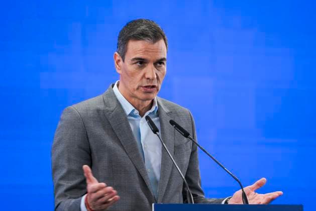 Spanish Prime Minister Pedro Sánchez in Madrid, Spain - 12 Sep 2024 Spanish Prime Minister, Pedro Sanchez presented the new campaign titled Public transport, do you get it? aimed at promoting the use of public transport. The event was also attended by the Minister of Transport and Sustainable Mobility, Oscar Puente. This initiative is part of the government s efforts to encourage more sustainable mobility, reducing the use of private vehicles, thereby lowering emissions and easing traffic congestion in major cities. Madrid Spain Copyright: xGuillermoxGutierrezxCarrascalx xSOPAxImagesx 2024_09_12_PS_Transporte_11