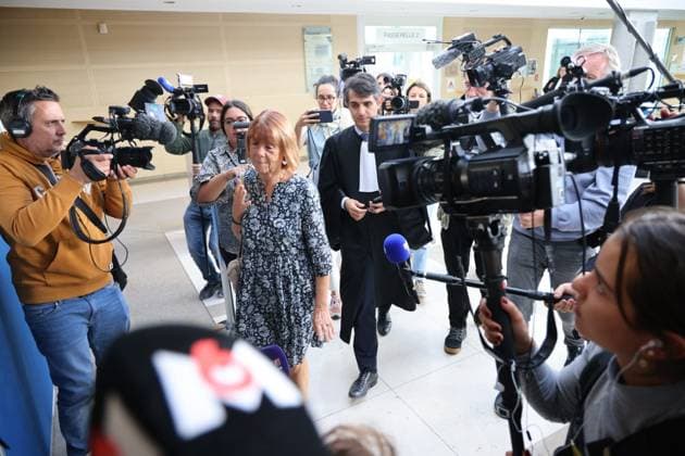 Bilder des Jahres 2024, News 09 September News Themen der Woche KW38 News Bilder des Tages PROCES DES VIOLEURS DE MAZAN PHOTOPQR LA PROVENCE Dauphin Philippe Avignon 17 09 2024 Avignon, Vaucluse Criminal Court Mazan rape trial Dominique PELICOT , 72, is accused of drugging his wife Gisele with powerful anti-anxiety drugs without her knowledge and recruiting dozens of strangers, 50 in all, to rape her, over a ten-year period here Gisele Pelicot entering the courtroom with her lawyer Avignon, France, sept 17th 2024 Mazan rape trial takes plafe cor 4 months at Vaucluse Departmental Criminal Court Gisèle Pelicot s husband, accused of drugging her and offering her for rape to more than 80 individuals 50 are identified and tried absent Hospitalized for a urinary tract infection, Dominique Pelicot returned to court today He confirmed t Copyright: xPHOTOPQR LAxPROVENCE MAXPPPxDauphinxPhilippex 20240917PVL4407 20240917PVL4407