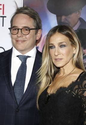 Sarah Jessica Parker und Matthew Broderick bei der AFI FEST 2016 Eröffnungsabend Premiere von Rules Don t Apply im TCL Chinese Theatre in Hollywood, USA am 10. November 2016, Hollywood, Kalifornien, USA, Nordamerika Sarah Jessica Parker and Matthew Broderick at the AFI FEST 2016 Opening Night Premiere of Rules Don t Apply held at the TCL Chinese Theatre in Hollywood, USA on November 10, 2016., Hollywood, California, USA, North America Copyright: imageBROKER Lumeimages ibltuj11431926