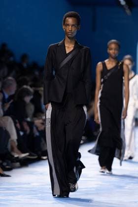 PFW - Dior Runway A model walks the runway during the Christian Dior Womenswear Spring-Summer 2025 show as part of Paris Fashion Week on September 24, 2024 in Paris, France. Photo by Laurent Zabulon ABACAPRESS.COM Paris France  Copyright: xZabulonxLaurent ABACAx