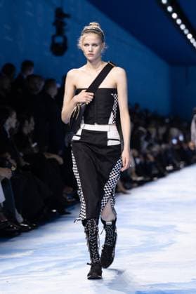 PFW - Dior Runway A model walks the runway during the Christian Dior Womenswear Spring-Summer 2025 show as part of Paris Fashion Week on September 24, 2024 in Paris, France. Photo by Laurent Zabulon ABACAPRESS.COM Paris France Copyright: xZabulonxLaurent ABACAx