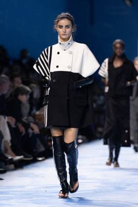 PFW - Dior Runway A model walks the runway during the Christian Dior Womenswear Spring-Summer 2025 show as part of Paris Fashion Week on September 24, 2024 in Paris, France. Photo by Laurent Zabulon ABACAPRESS.COM Paris France Copyright: xZabulonxLaurent ABACAx