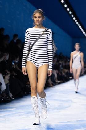 PFW - Dior Runway A model walks the runway during the Christian Dior Womenswear Spring-Summer 2025 show as part of Paris Fashion Week on September 24, 2024 in Paris, France. Photo by Laurent Zabulon ABACAPRESS.COM Paris France Copyright: xZabulonxLaurent ABACAx
