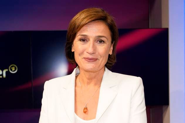 Sandra Maischberger on the ARD talk show maischberger in Studio Berlin Adlershof Berlin, 25 09 2024 Foto:xT.xBartillax xFuturexImagex maischberger2509_4911