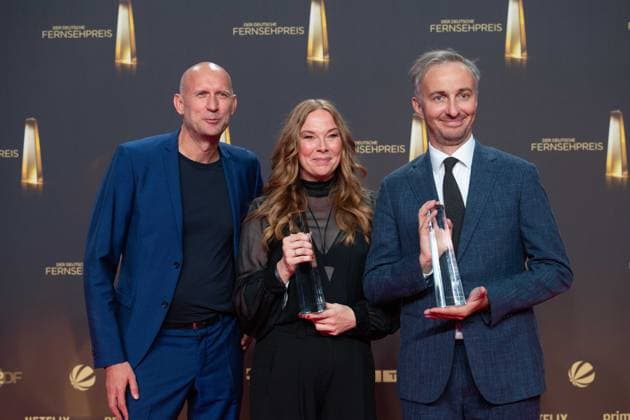 Jan BOEHMERMANN, Böhmermann, right, presenter, and team, award winner best entertainment show, presentation of the German Television Award, The German Television Award 2024, German Television Award 2024 at the MMC Studios Cologne, on 25 09 2024